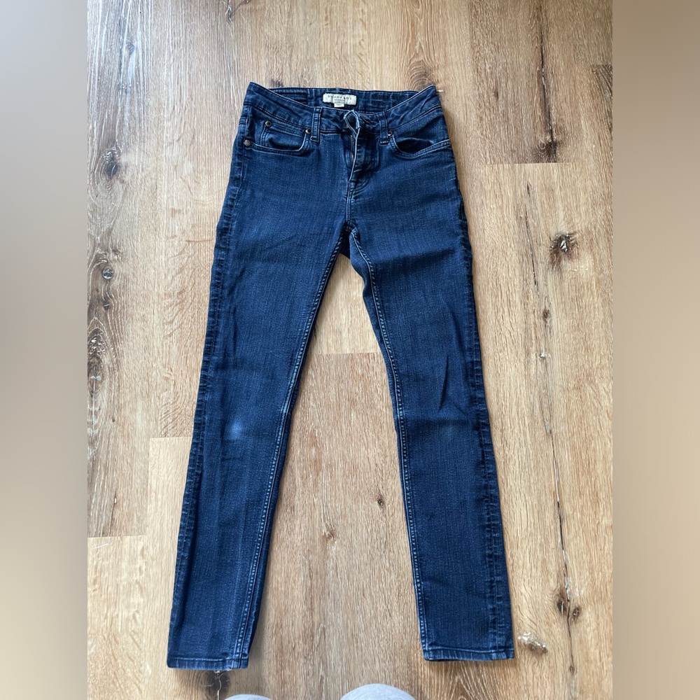 Burberry London Milbourne Skinny Jeans. Size 25